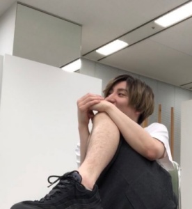 京本大我すね毛画像