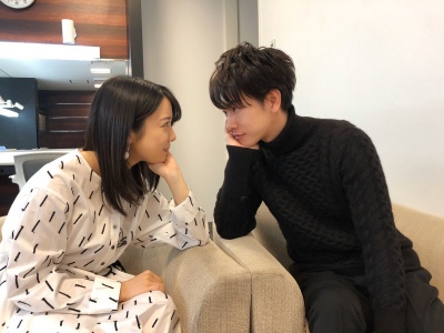 【たけもね】佐藤健と上白石萌音の距離感が近い画像(グッとラック)
