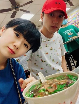 愛ちゃんと旦那の画像