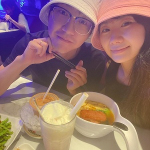 愛ちゃんと旦那江宏傑の画像