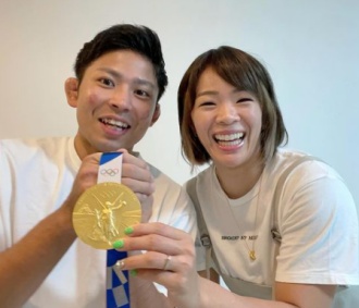 川井梨紗子の旦那は金城希龍画像