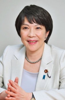 高市早苗の子供は3人画像