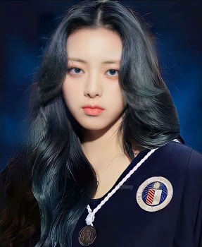 ITZYメンバープロフィール(ユナ)画像